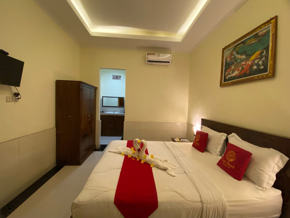 Cave Beach Bungalow Villa Image