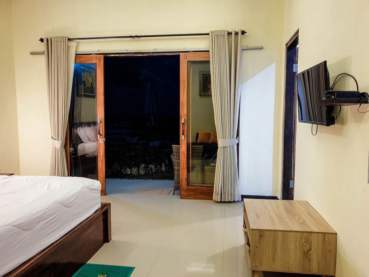 Cave Beach Bungalow Villa Image