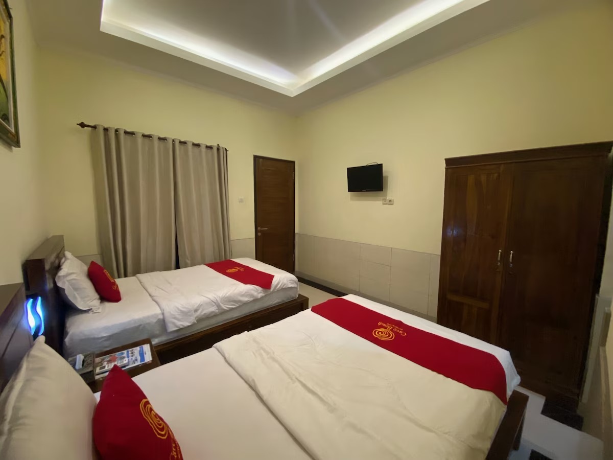 Cave Beach Bungalow Villa Image