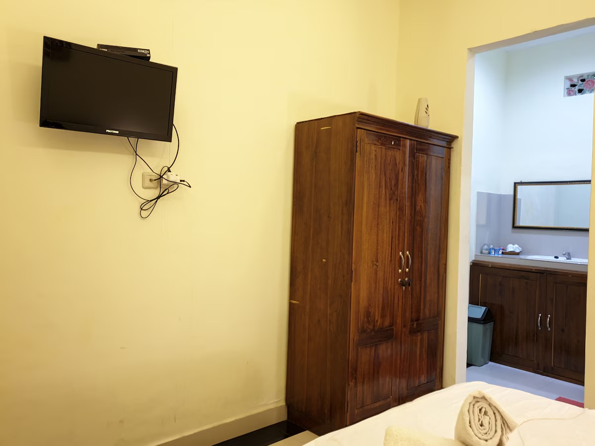 Cave Beach Bungalow Villa Image