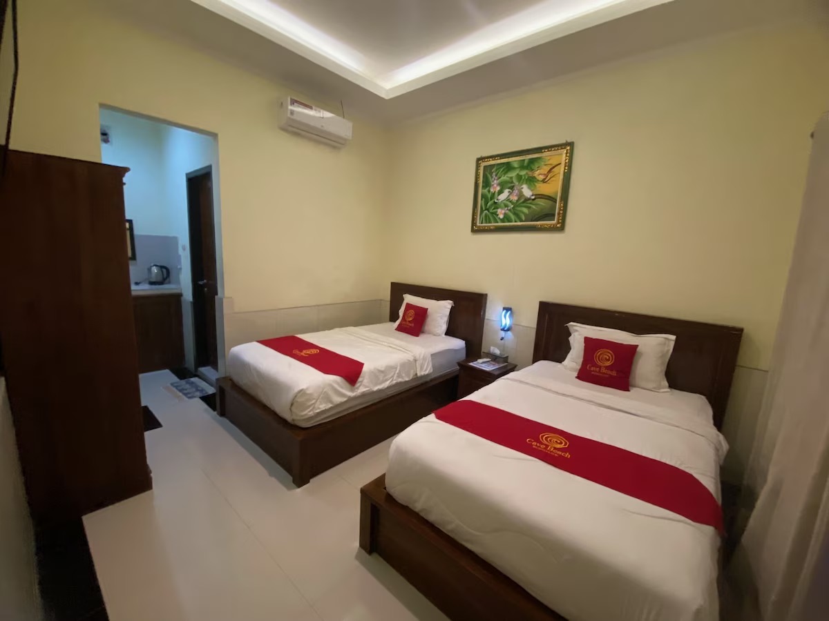 Cave Beach Bungalow Villa Image