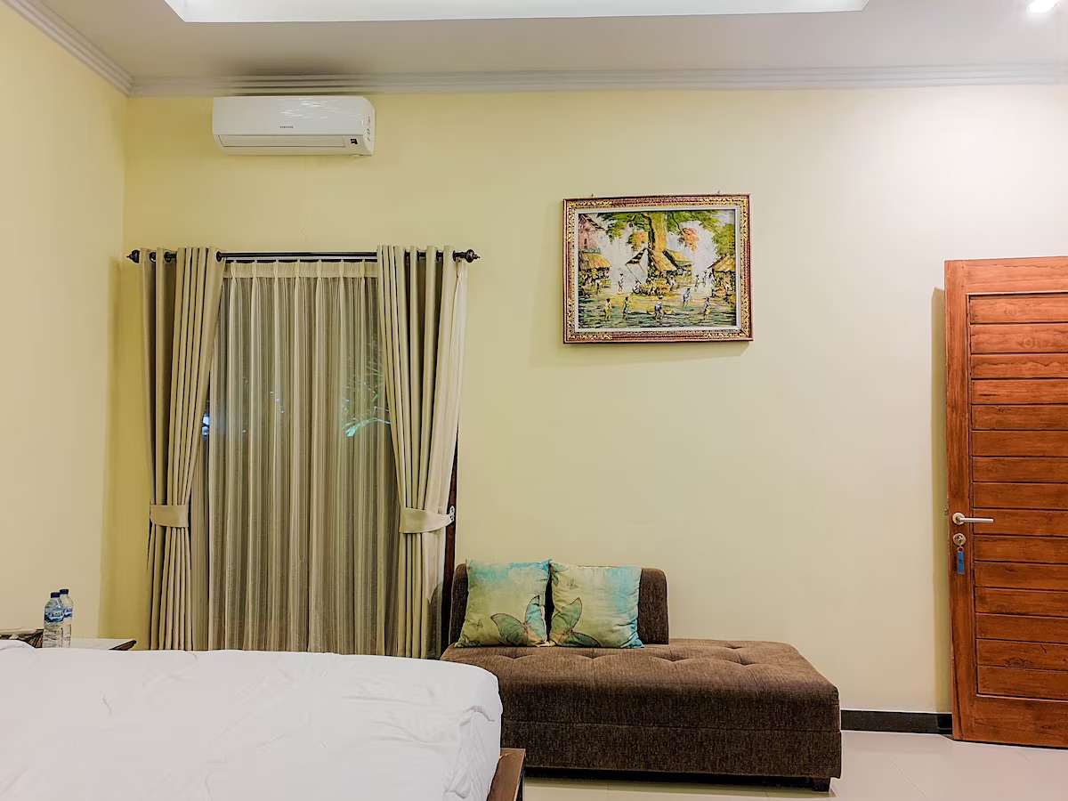 Cave Beach Bungalow Villa Image