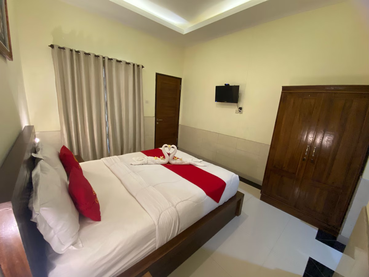 Cave Beach Bungalow Villa Image