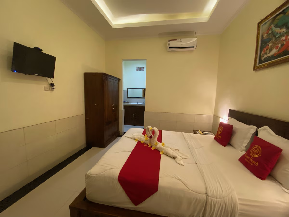 Cave Beach Bungalow Villa Image